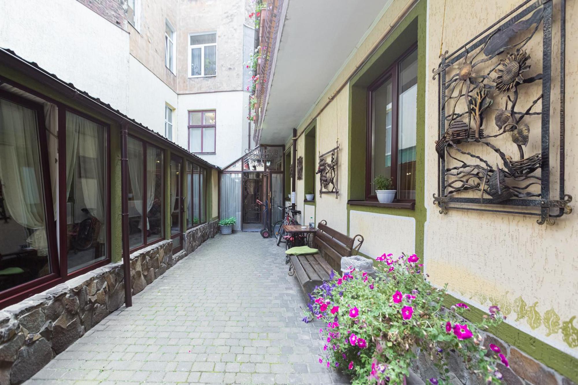 Hotel Staryi Krakiv Leópolis Exterior foto