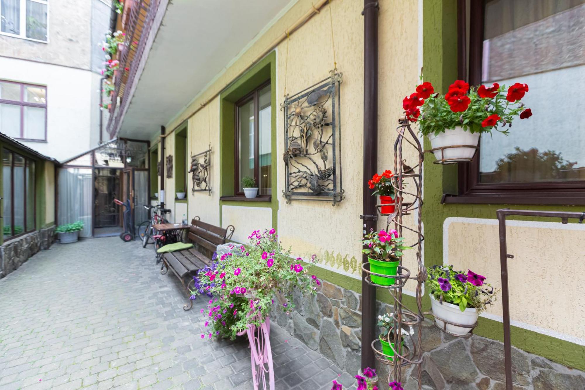 Hotel Staryi Krakiv Leópolis Exterior foto